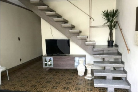Sobrado à venda com 3 quartos em Bosque da Saúde, São Paulo, SP