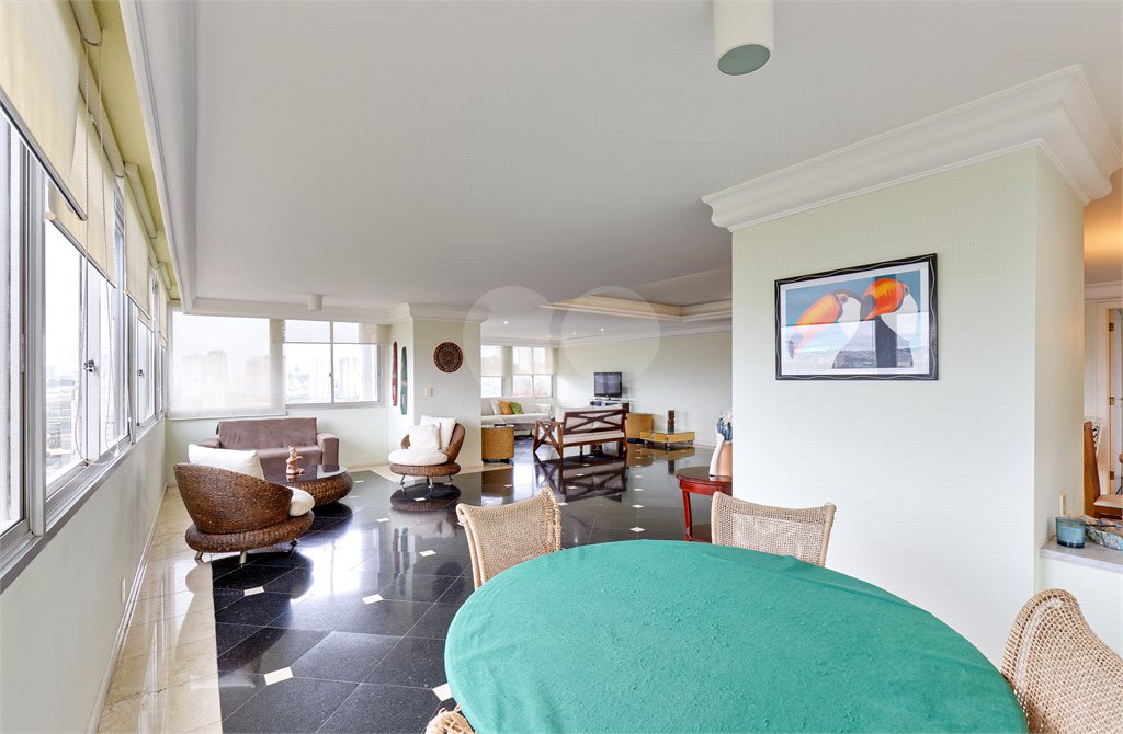Apartamento à venda com 4 suítes em Jardim Marajoara, São Paulo, SP