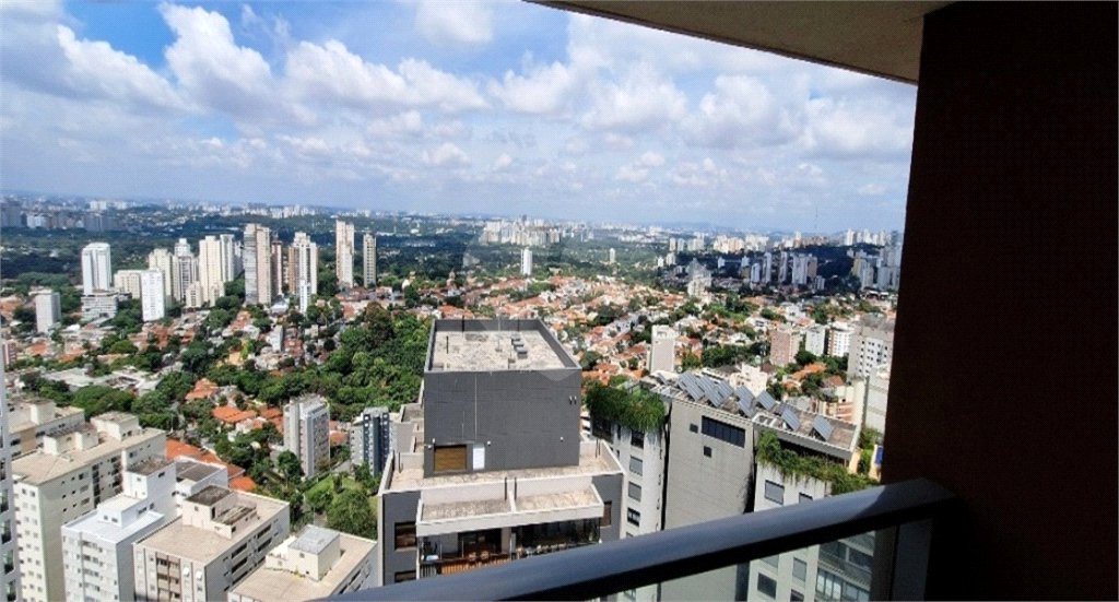 Apartamento à venda com 3 suítes em Sumarezinho, São Paulo, SP