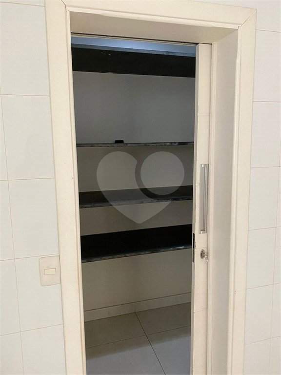 Casa à Venda de 4 dormitórios suítes em São Carlos, no Condomínio Damha I