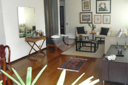 Apartamento à venda com 4 quartos, sendo 1 suíte, em Campo Belo, São Paulo, SP