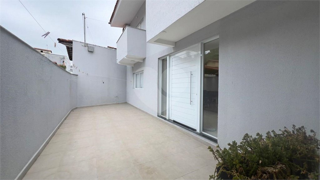 Casa à venda com 3 quartos, sendo 1 suíte,  no condomínio Jardim das Flores, Sorocaba - SP