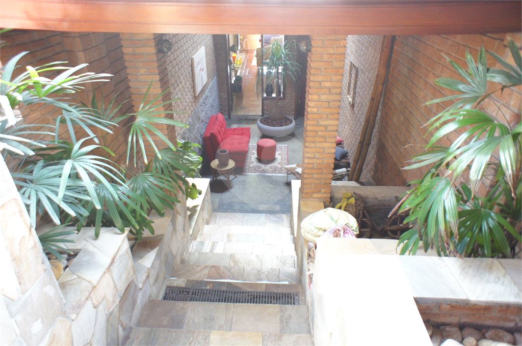 Casa à venda com 4 quartos, sendo 1 suíte,  em Vila Suissa, Mogi das Cruzes, SP