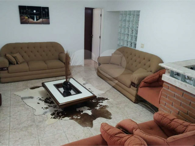 Chácara à venda com 5 quartos, sendo 2 suítes,  no Centro, Piracaia, SP