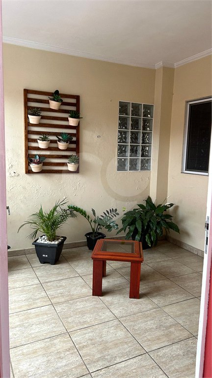 Sobrado à venda com 3 quartos, sendo 2 suítes,  em Vila Lúcia, Poá, SP