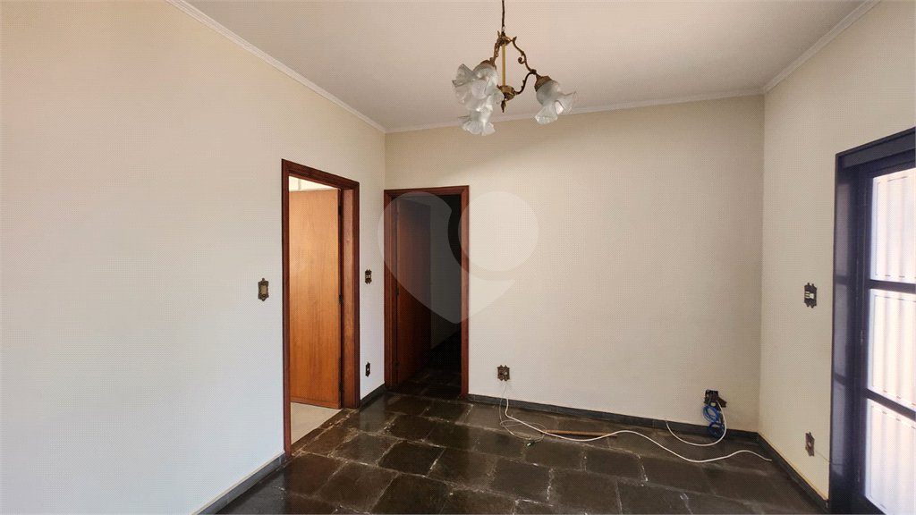 Casa à venda com 3 quartos, sendo 2 suítes, em Jardim Europa (vila Xavier), Araraquara, SP