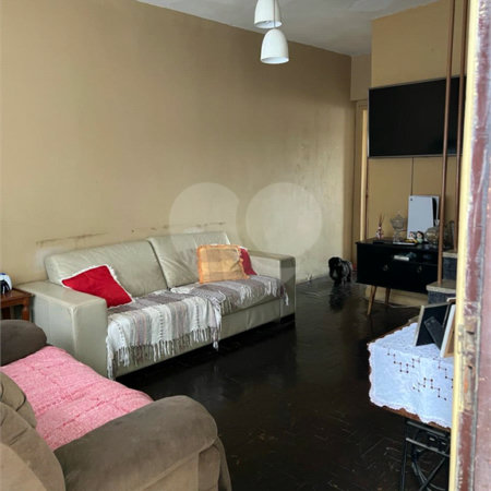 Sobrado à venda com 2 quartos em Vila Nivi, São Paulo, SP