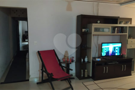 Casa à venda com 4 quartos, sendo 1 suíte,  em Vila Mogilar, Mogi das Cruzes, SP