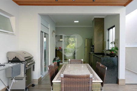 Casa à venda com 3 suítes no condomínio Residencial Terras de Vinhedo, Vinhedo - SP