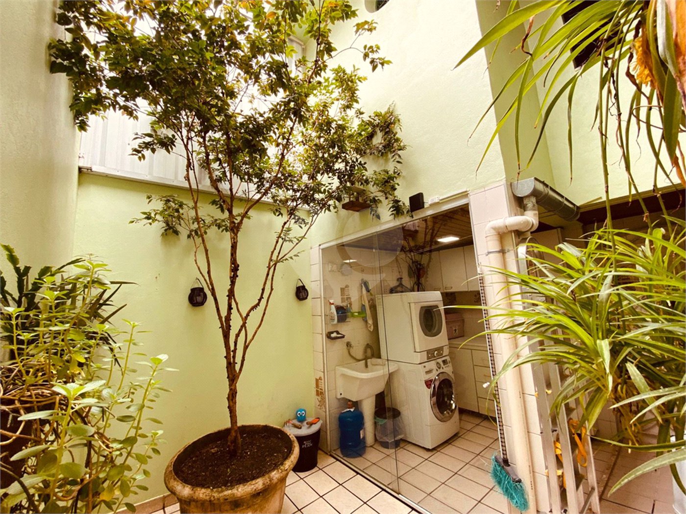 Sobrado à venda com 2 quartos, sendo 1 suíte,  em Vila Paulicéia, São Paulo, SP