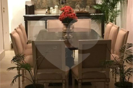 Casa Térrea à venda ou para alugar com 4 quartos, sendo 2 suítes,  em Jardim Guedala, São Paulo, SP