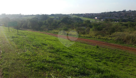 Terreno à venda em Jardim Tamoio, Araraquara, SP