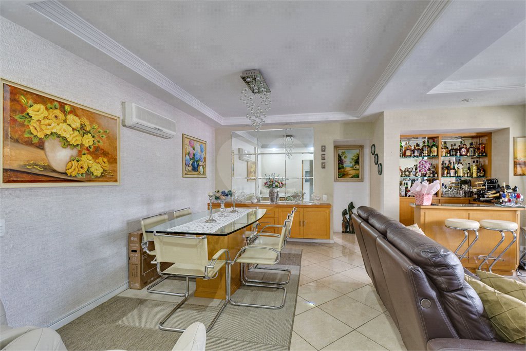 Apartamento à venda com 3 quartos, sendo 2 suítes, em Santo Amaro, São Paulo, SP