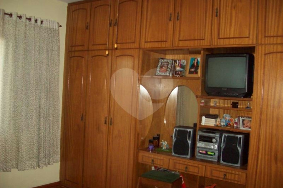 Casa Térrea à venda com 3 quartos, sendo 1 suíte, em Vila Constança, São Paulo, SP