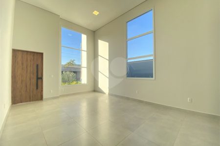 Casa à venda com 3 quartos, sendo 1 suíte, no condomínio Reserva Central Parque, Salto - SP