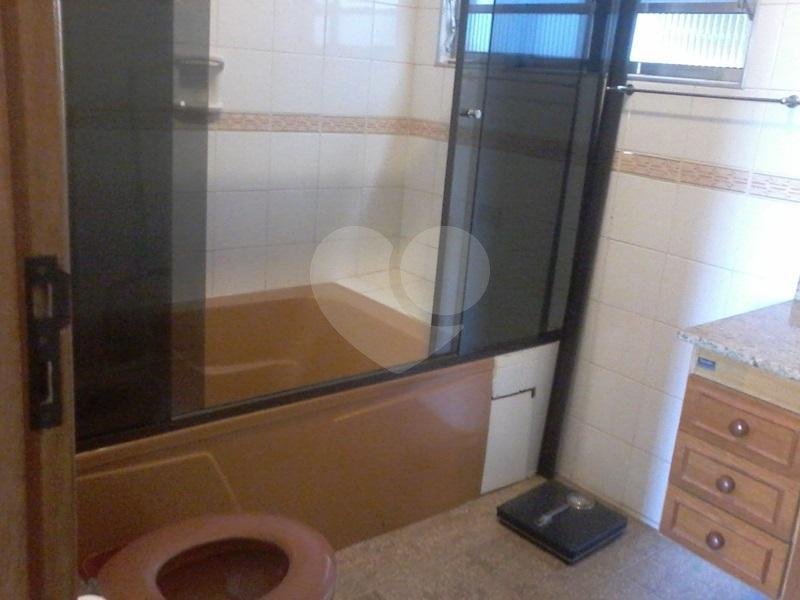 Sobrado à venda com 5 quartos, sendo 2 suítes, em Jardim Aeroporto, São Paulo, SP