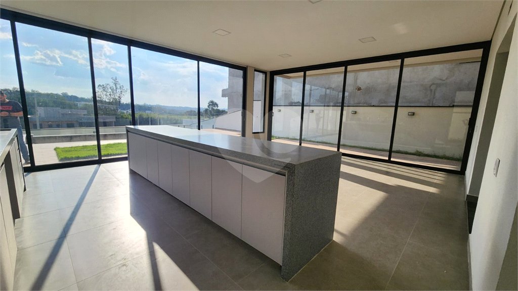 Casa à venda com 3 suítes no condomínio Santa Isabel I, Louveira - SP