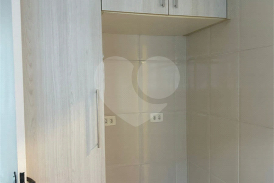 Casa à venda com 4 quartos, sendo 1 suíte,  no condomínio Jardim das Acácias, Cotia - SP