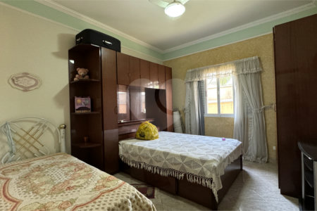 Casa à venda com 4 quartos, sendo 3 suítes, no condomínio Terras de Mont Serrat, Salto - SP