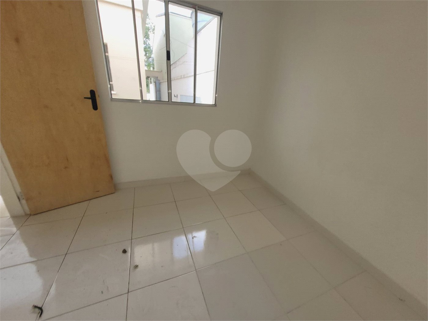 Casa à venda com 3 quartos, sendo 1 suíte, em Parque Maria Domitila, São Paulo, SP
