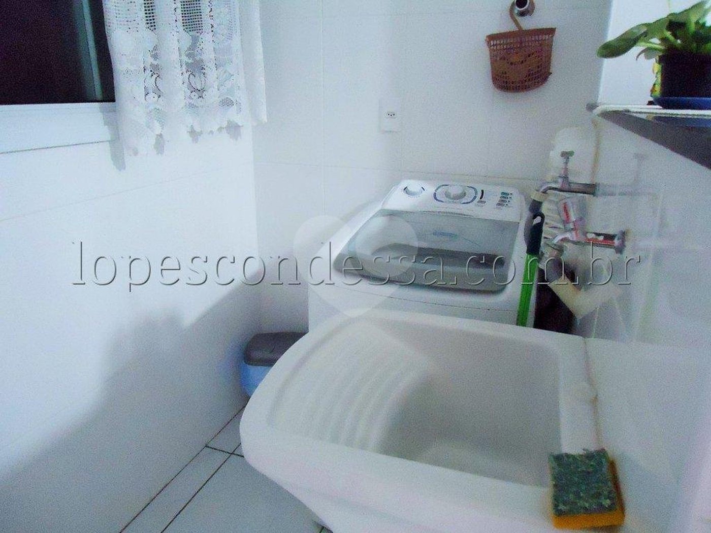 Apartamento à venda com 2 quartos, sendo 1 suíte, em Campo Aviação, Praia Grande, SP
