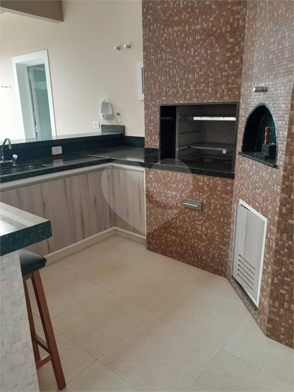 Casa à venda com 5 suítes no condomínio Ipe Velho, Vinhedo - SP