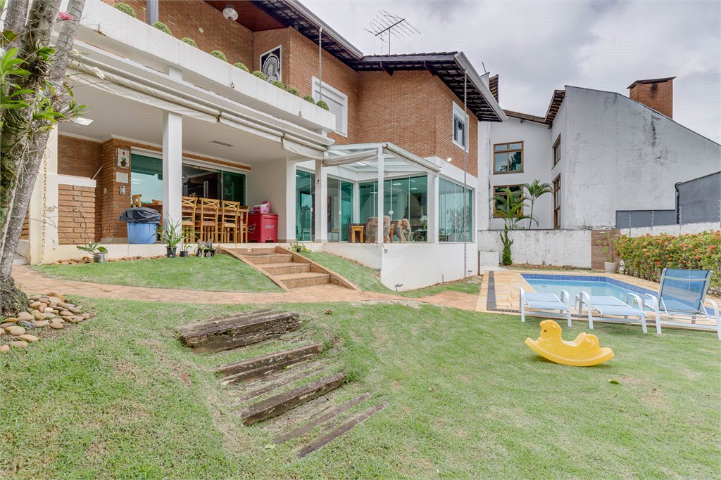 Sobrado à venda com 5 quartos, sendo 3 suítes, em Jardim dos Estados, São Paulo, SP