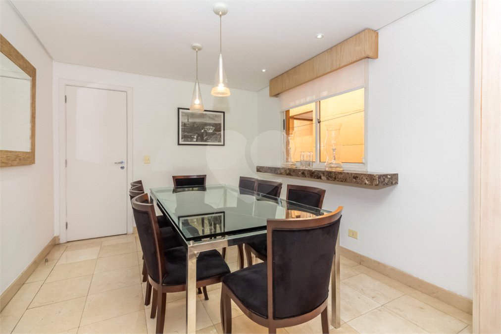 Casa à venda com 4 quartos, sendo 2 suítes, em Alto da Boa Vista, São Paulo, SP