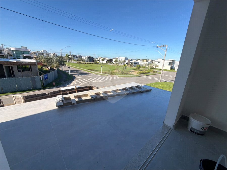 Casa em condomínio à venda com 4 quartos, sendo 3 suítes, em Ogiva, Cabo Frio, RJ