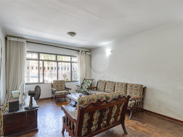 Sobrado à venda com 3 quartos, sendo 1 suíte,  em Chácara Flora, São Paulo, SP