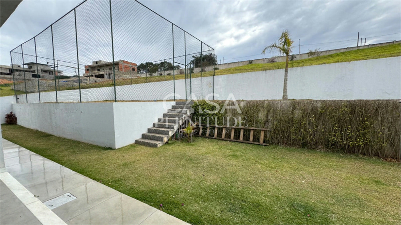 Casa em condomínio à venda ou para alugar com 5 quartos, sendo 3 suítes, no Centro, Piedade, SP