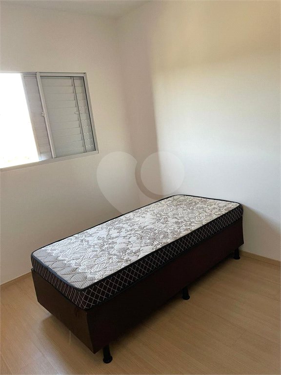Apartamento com 02 Dormitórios á venda, em Araraquara-SP.
