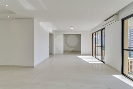 Apartamento à venda com 3 quartos, sendo 1 suíte, em Morumbi, São Paulo, SP