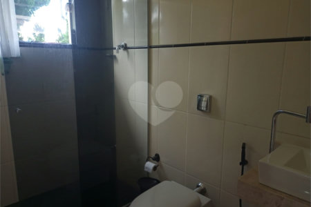 Casa à venda com 4 quartos, sendo 1 suíte,  no condomínio Village da Serra, Araçoiaba da Serra - SP