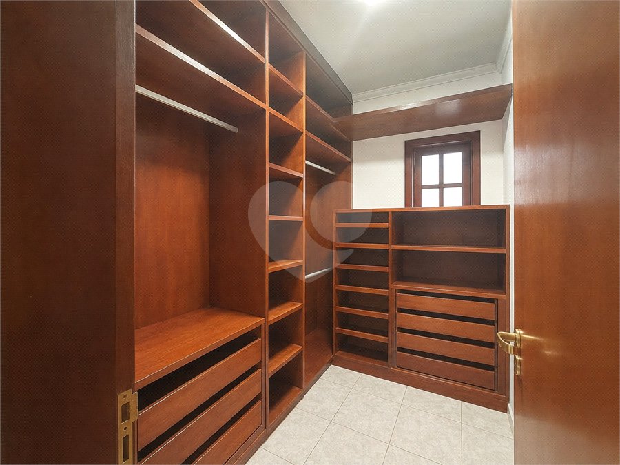 Casa à venda com 5 suítes no condomínio Parque Village Castelo, Itu - SP