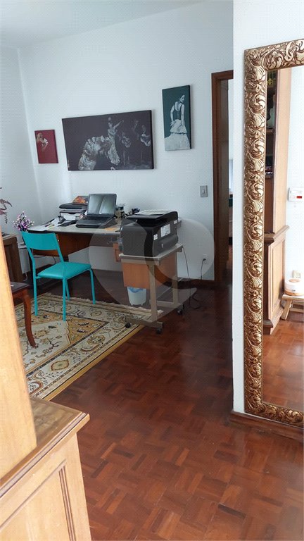 Casa à venda com 7 quartos, sendo 2 suítes, em Jardim Londrina, São Paulo, SP