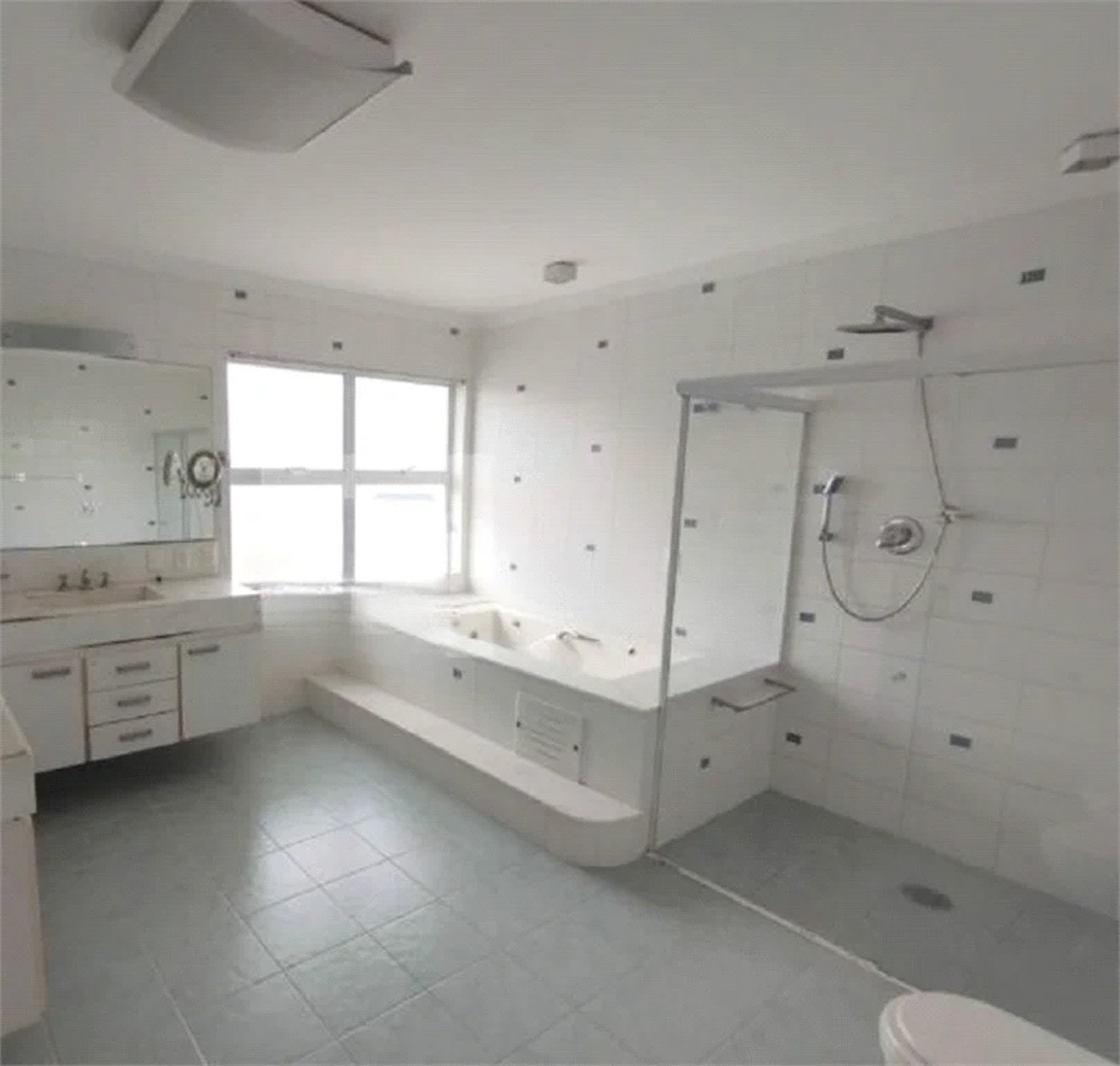 Casa à venda com 5 quartos, sendo 4 suítes,  em Parque dos Príncipes, São Paulo, SP