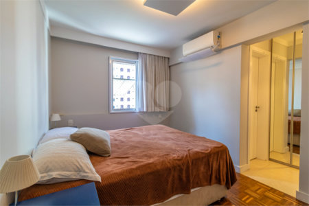 Apartamento à venda com 3 quartos, sendo 1 suíte, em Moema, São Paulo, SP