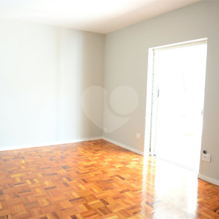 Casa térrea em Araraquara/SP.
