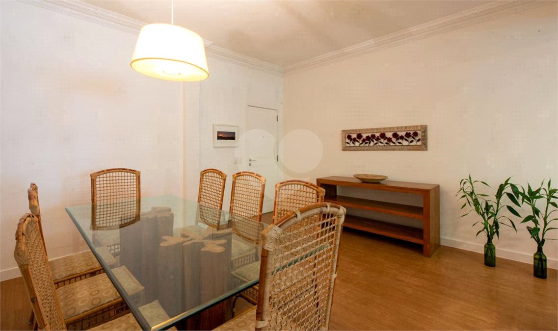Apartamento à venda com 3 quartos, sendo 1 suíte, em Leme, Rio de Janeiro, RJ