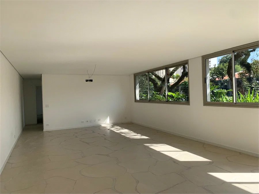 Apartamento à venda com 2 suítes em Vila Madalena, São Paulo, SP