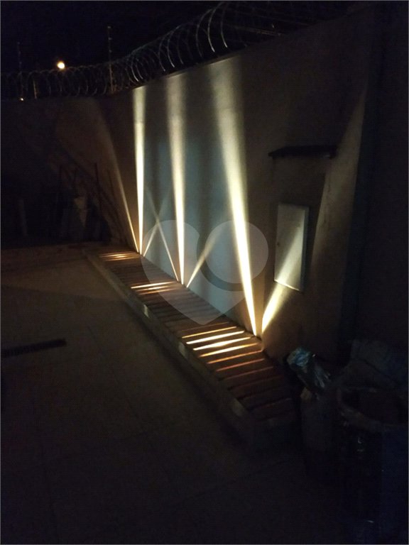Casa térrea com 2 dormitórios.