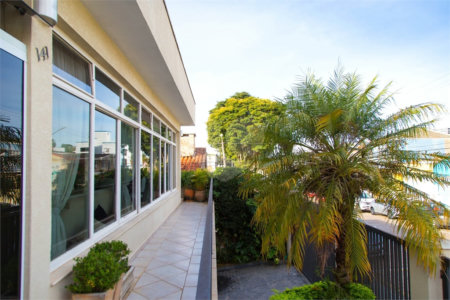 Casa à venda com 4 quartos, sendo 1 suíte, no Centro, Atibaia, SP