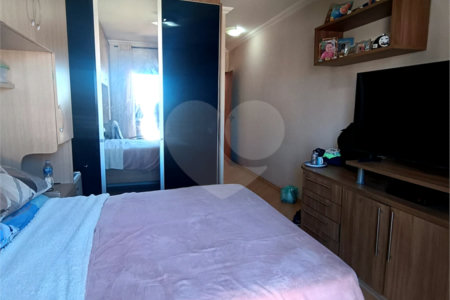 Sobrado à venda com 3 suítes em Vila Nivi, São Paulo, SP