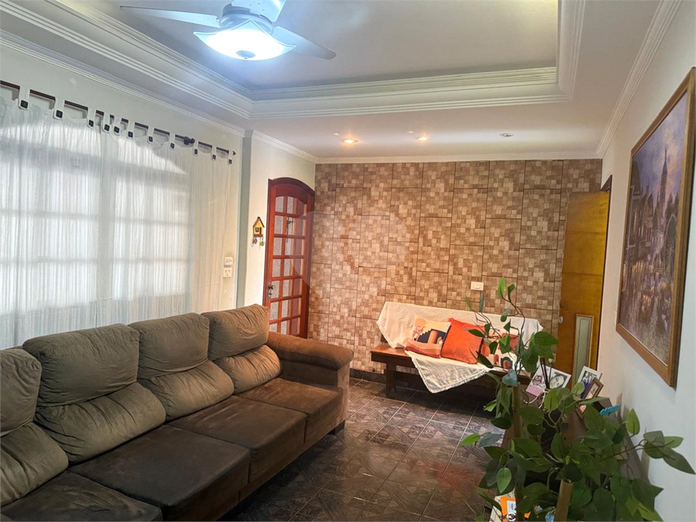 Casa à venda com 3 quartos, sendo 1 suíte, em Vila Romão, Salto, SP