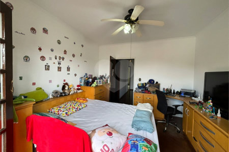 Casa à venda com 3 quartos, sendo 1 suíte,  em Vila Nivi, São Paulo, SP