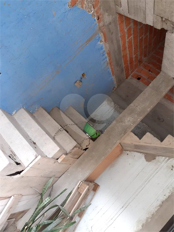 Sobrado à venda com 5 quartos, sendo 1 suíte, em Jardim Cumbica, Guarulhos, SP