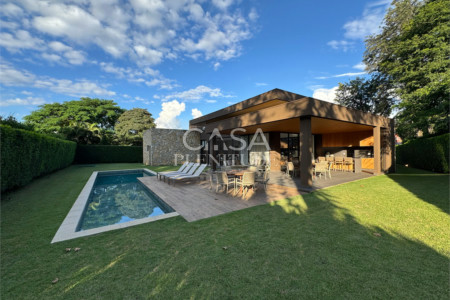 Casa em condomínio à venda ou para alugar com 4 suítes em Chácara Santa Terezinha, Araçoiaba da Serra, SP
