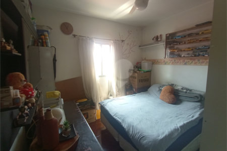 Sobrado à venda com 4 quartos, sendo 1 suíte, em Jardim Marisa, São Paulo, SP