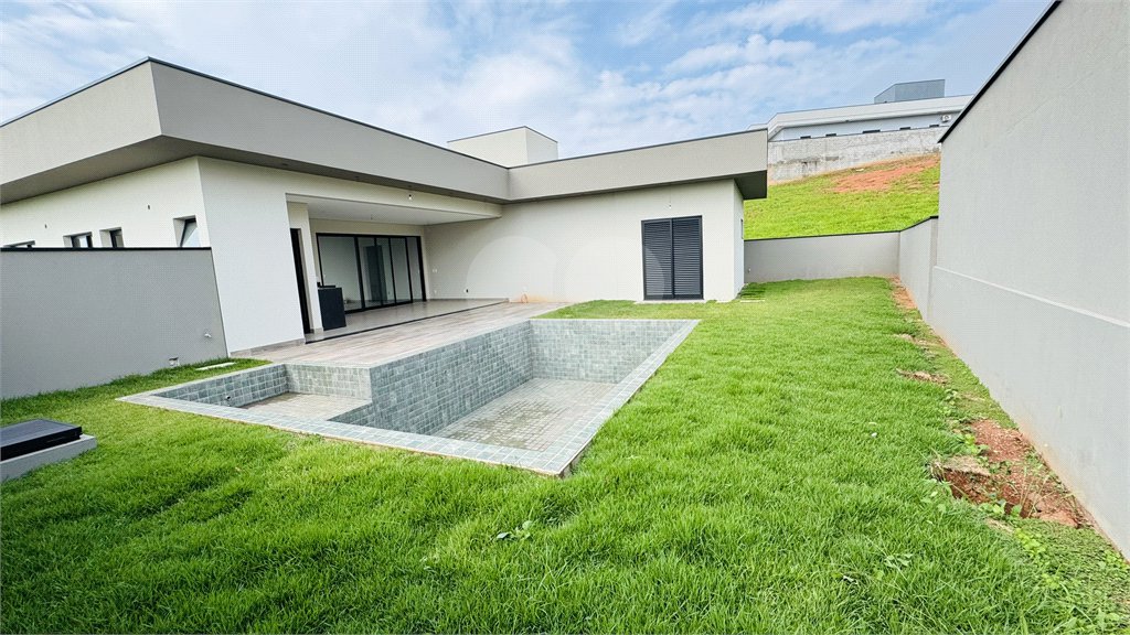 Casa à venda com 3 suítes no condomínio Santa Isabel I, Louveira - SP